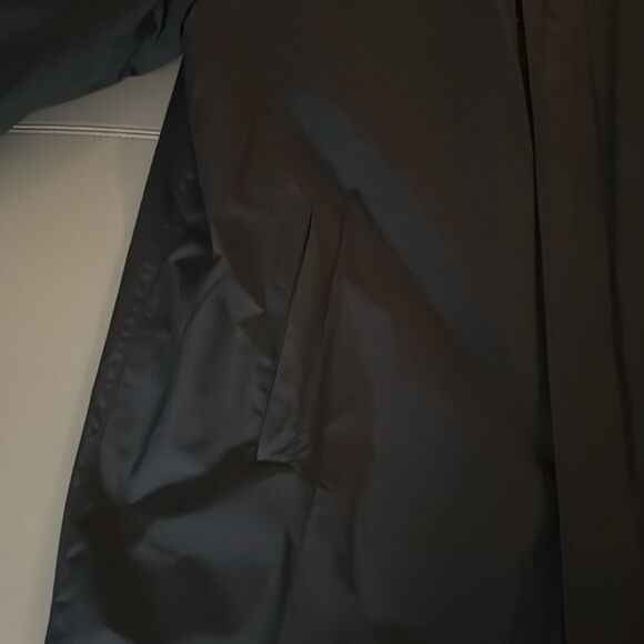 DKNY Mens Black Storm Coat with Zip Out Wool Lining & Many Pockets. Size 42R. - Picture 4 of 12